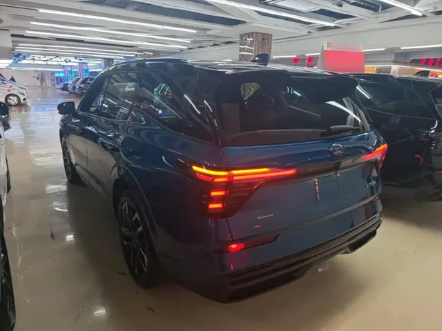 Ford Edge — Фото автомобиля 4