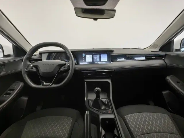 Roewe i5 — Фото автомобиля 5