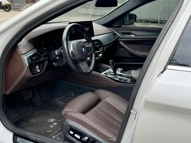 BMW 5 Series — Фото автомобиля 5