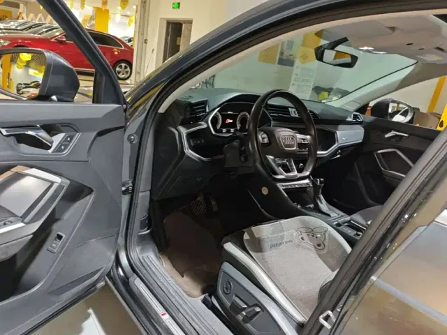 Audi Q3 — Фото автомобиля 15