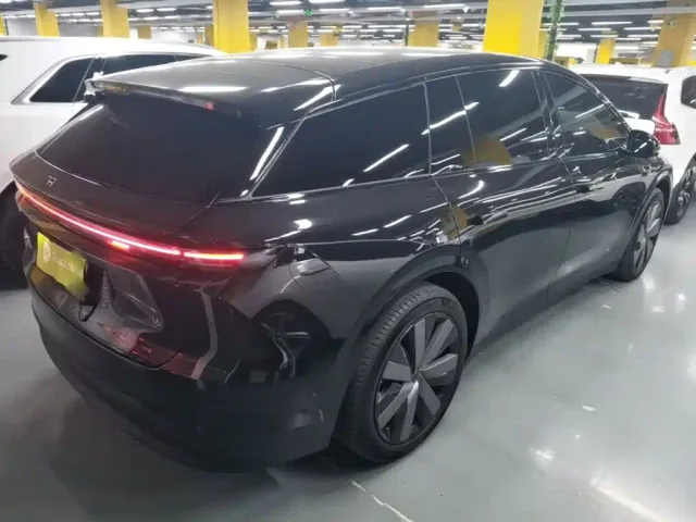 Li Auto i6 — Фото автомобиля 6