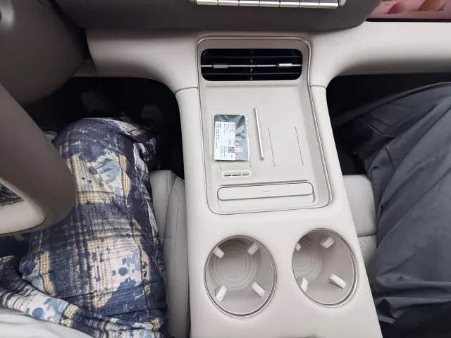 IM Motors LS6 — Фото автомобиля 17