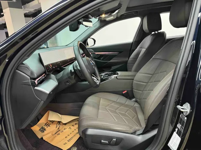 BMW 5 Series — Фото автомобиля 13