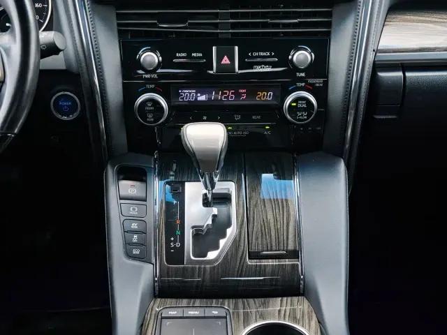 Lexus LM — Фото автомобиля 16