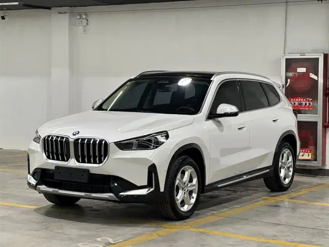 Фотография автомобиля — BMW X1