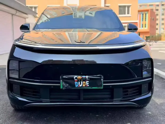 Li Auto L8 — Фото автомобиля 2