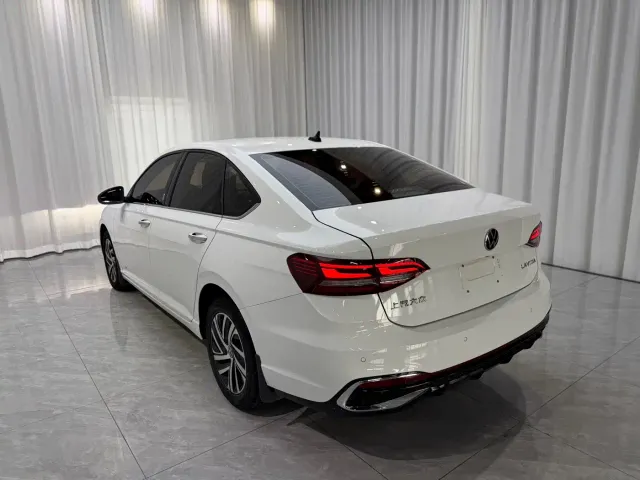Volkswagen Lavida — Фото автомобиля 6