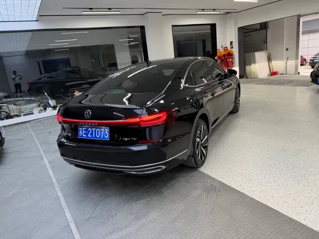Volkswagen Passat — Фото автомобиля 6