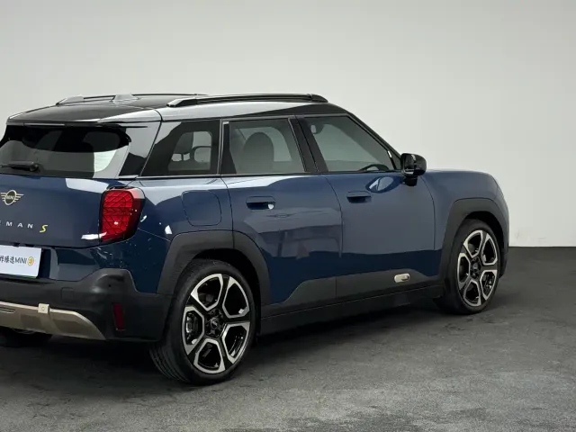 MINI Electric MINI ACEMAN — Фото автомобиля 17