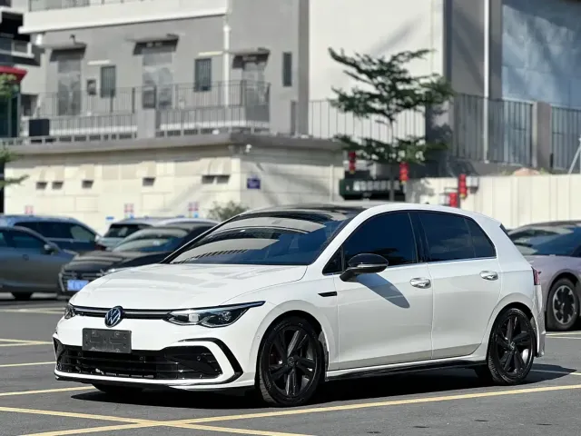 Фотография автомобиля — Volkswagen Golf