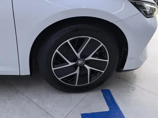 BYD Qin L — Фото автомобиля 6