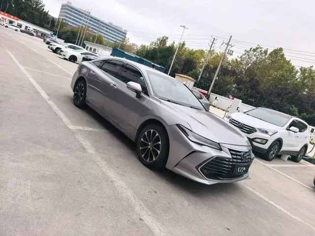 Toyota Avalon — Фото автомобиля 4