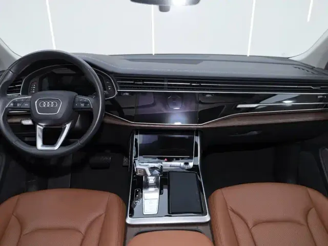 Audi Q7 — Фото автомобиля 27