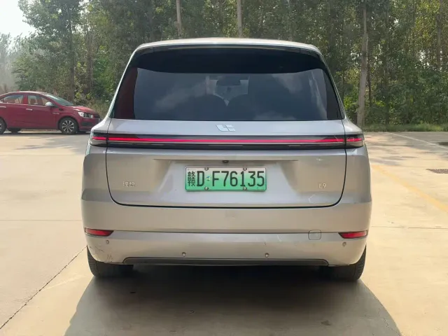 Li Auto L9 — Фото автомобиля 9