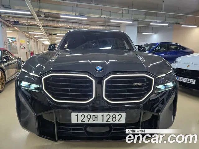 BMW XM — Фото автомобиля 2