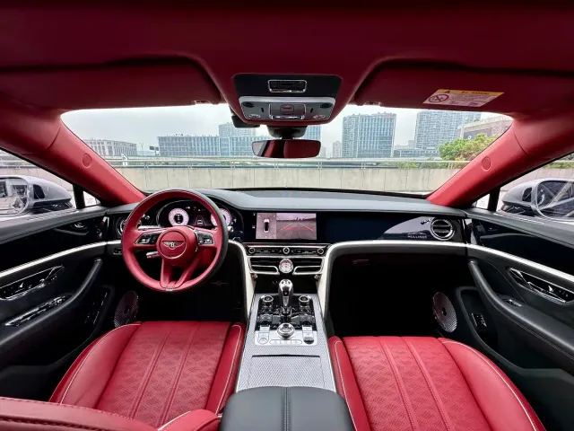 Bentley Flying Spur — Фото автомобиля 10