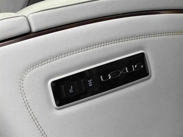 Lexus LM — Фото автомобиля 17