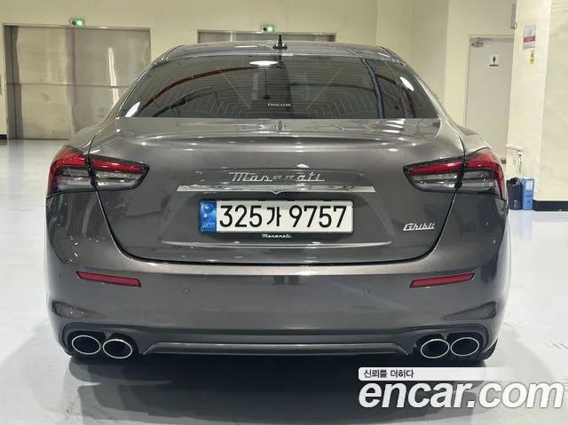 Maserati Ghibli — Фото автомобиля 4