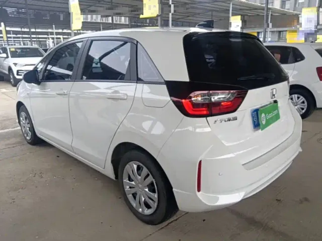 Honda Fit — Фото автомобиля 4