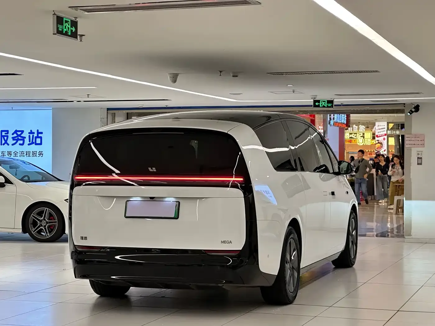 Li Auto Li Auto MEGA 2025 Model Home Family Special Edition — Фото автомобиля 20