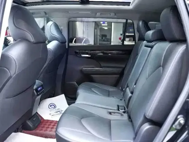 Toyota Highlander — Фото автомобиля 7