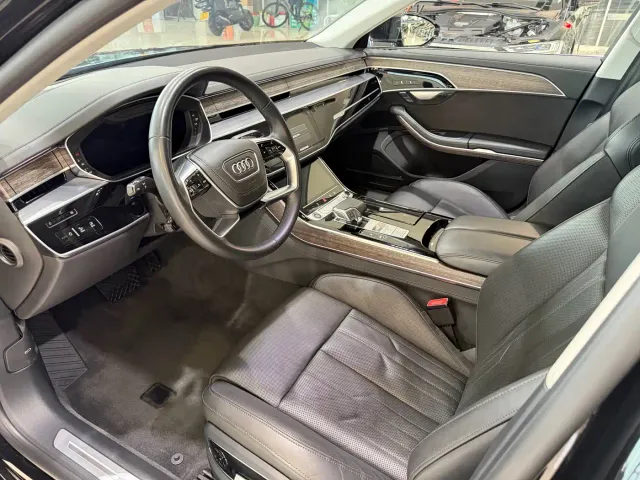 Audi A8 — Фото автомобиля 5