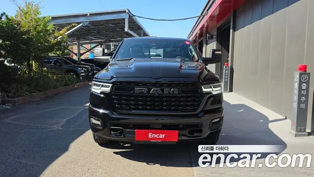 Dodge Ram Pickup — Фото автомобиля 3