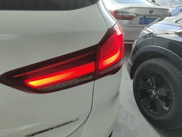 BMW X1 — Фото автомобиля 7