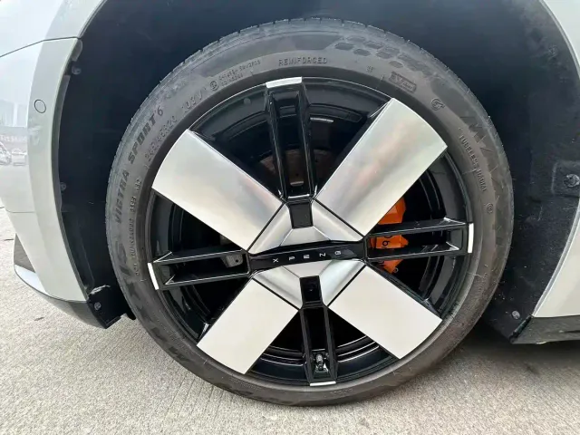 Xpeng P7 — Фото автомобиля 16