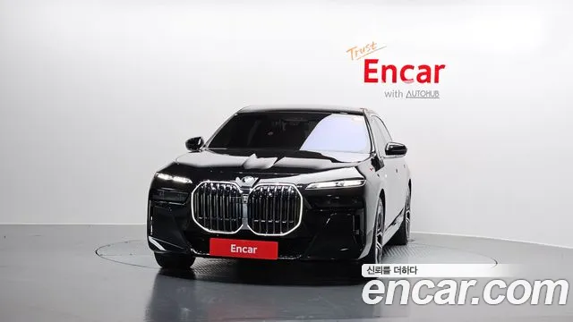 BMW 7-Series 7 серия (G70) 740i xDrive M Sport — Фото автомобиля 3