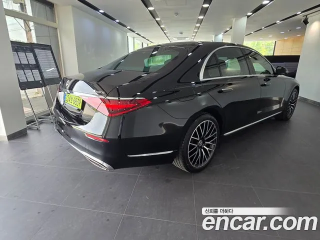 Mercedes-Benz S-Class — Фото автомобиля 2
