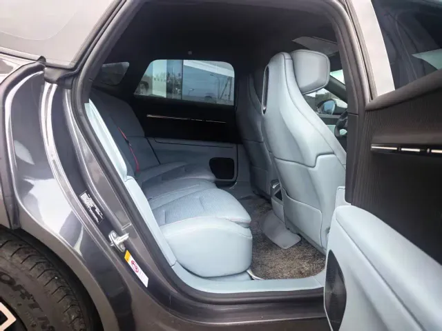 Avatr Avatr 12 2025 Max Extended Range Edition — Фото автомобиля 11