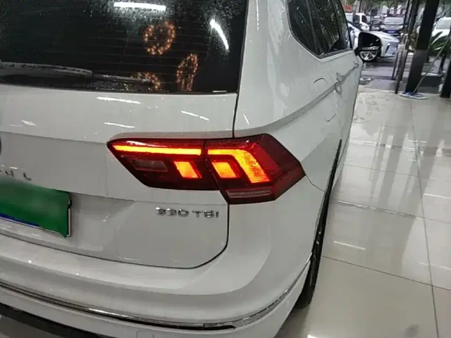 Volkswagen Tiguan L — Фото автомобиля 7