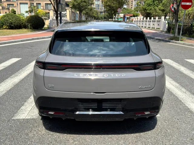 Leapmotor Lafa 5 — Фото автомобиля 5