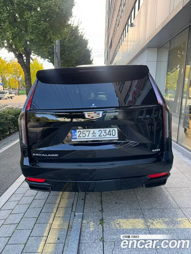 Cadillac Escalade 5th Gen — Фото автомобиля 4