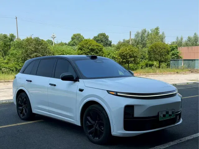 Li Auto L7 — Фото автомобиля 3