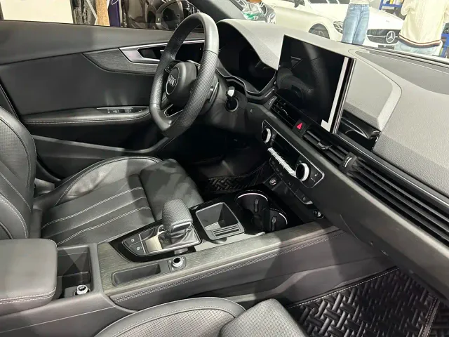 Audi A4L — Фото автомобиля 12