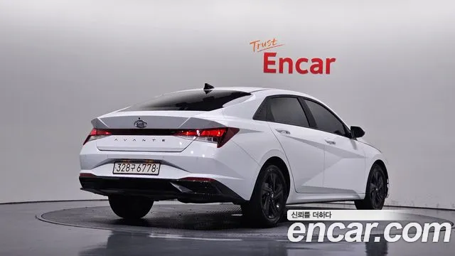Hyundai Avante CN7 — Фото автомобиля 2