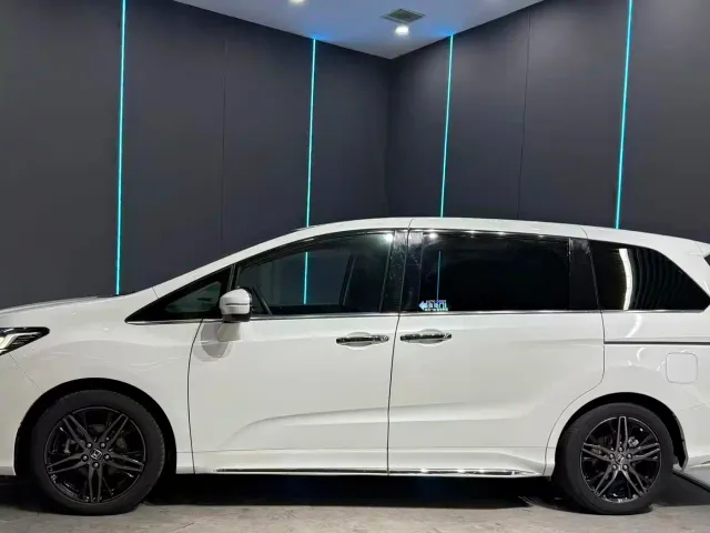 Honda Odyssey — Фото автомобиля 5