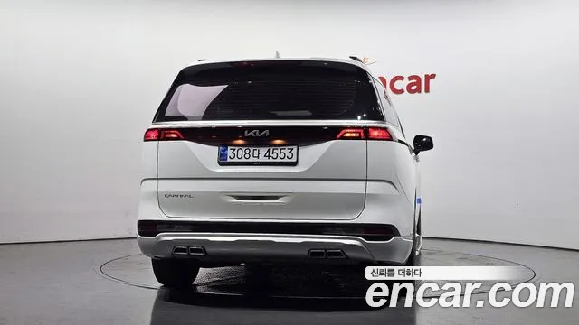 Kia Carnival Generation 4 — Фото автомобиля 4