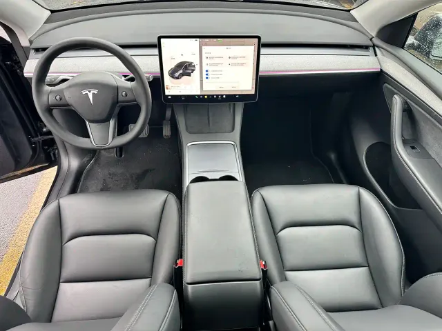 Tesla Model Y — Фото автомобиля 6
