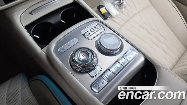 Genesis G90 Бензин 3.5 турбо AWD — Фото автомобиля 4