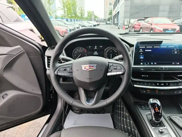 Cadillac CT5 — Фото автомобиля 10