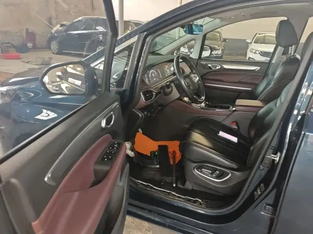 GAC Trumpchi M6 — Фото автомобиля 15