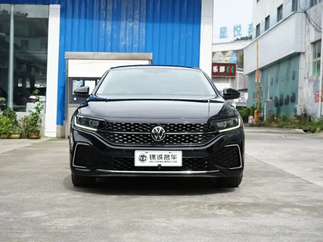 Volkswagen Passat — Фото автомобиля 2