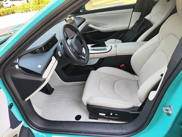 Xiaomi SU7 — Фото автомобиля 14