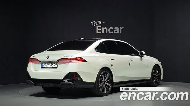 BMW 5 Series — Фото автомобиля 2