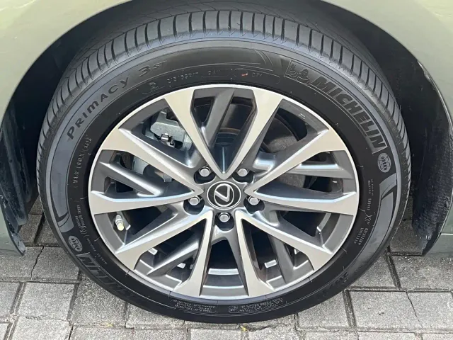 Lexus ES — Фото автомобиля 6