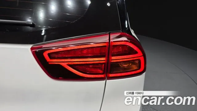 Kia Niro Niro Plus Earth — Фото автомобиля 16