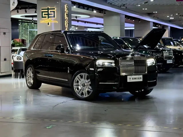 Rolls-Royce Cullinan — Фото автомобиля 3